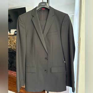 HUGO Black Two-Button Notch Lapel Suit Jacket and Pants